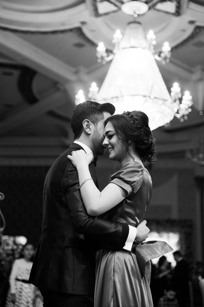 chor&eacute;graphie danse mariage 682x1024 - 5 conseils de pro pour une ouverture de bal r&eacute;ussie
