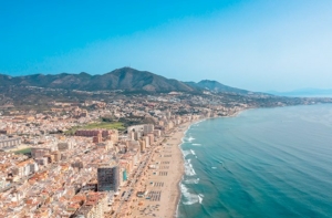 CLASES DE BAILE PRIVADAS EN FUENGIROLA fuengirola vista 300x197 - CLASES DE BAILE PRIVADAS EN FUENGIROLA