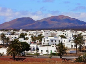 CLASES DE BAILE PRIVADAS EN YAIZA yaiza lanzarote que ver y hacer 5162 1 300x223 - CLASES DE BAILE PRIVADAS EN YAIZA