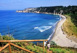 CLASES DE BAILE PRIVADAS EN CORVERA DE ASTURIAS playa barayo asturias 300x207 - CLASES DE BAILE PRIVADAS EN CORVERA DE ASTURIAS