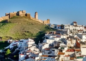 vista del castillo desde 300x214 - CLASES DE BAILE PRIVADAS EN &Aacute;LORA